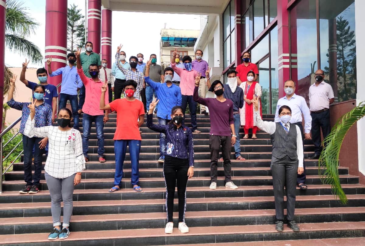 CBSE Board result 2020 Gorakhpur Girls Top in Board exam