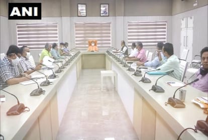 CM Yogi adityanath can visit district ballia of Purvanchal on Sunday officials meetings started