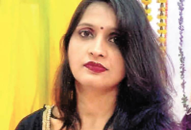 murder of wife of contractor in goel heights apartment in chinhat