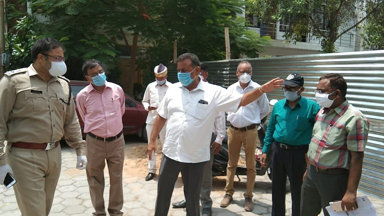 corona, infection, chain, officers, on road, mathura
