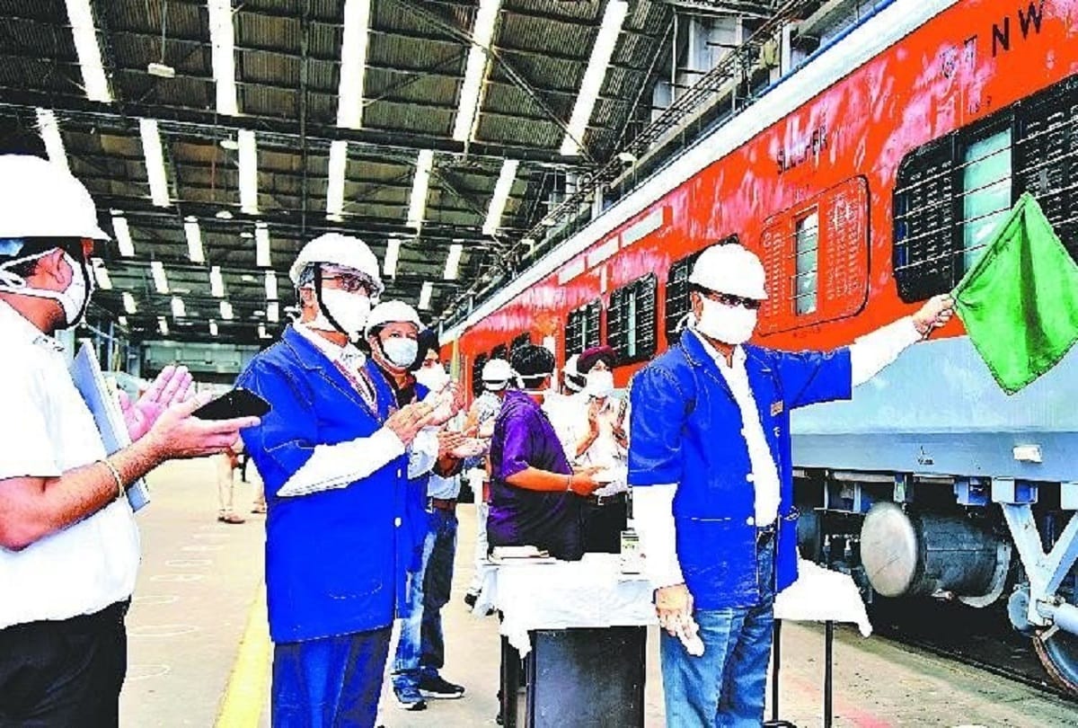 Railway install corona sensitive coach in bhopal express plasma air therapy kill the virus in the air