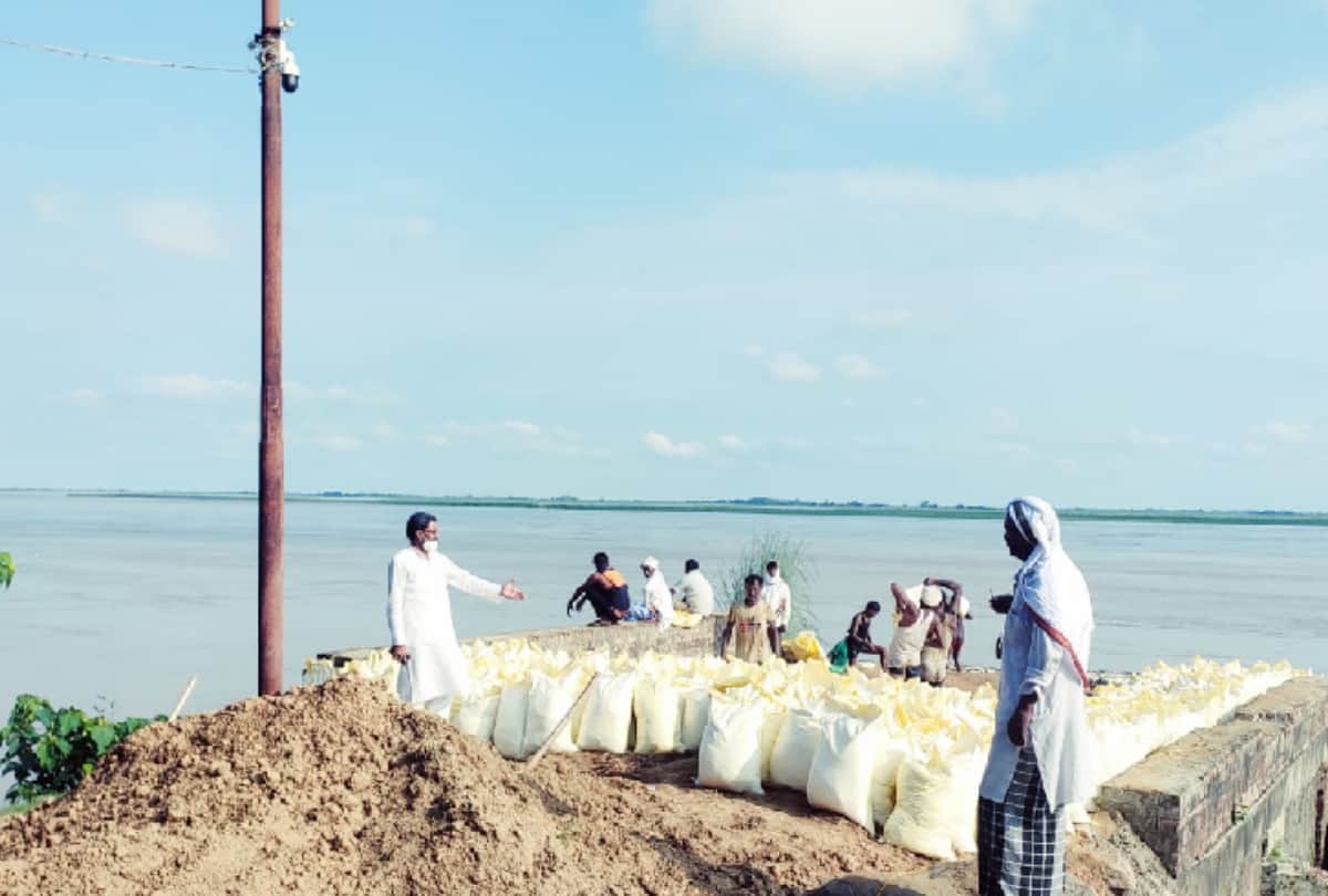 Gorakhpur flood news: rapti river, rohin and kuwano river across danger mark, Flood Water will enter villege