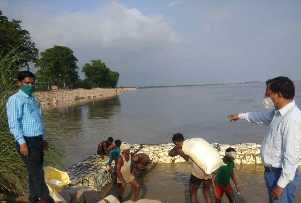 Gorakhpur flood news: rapti river, rohin and kuwano river across danger mark, Flood Water will enter villege