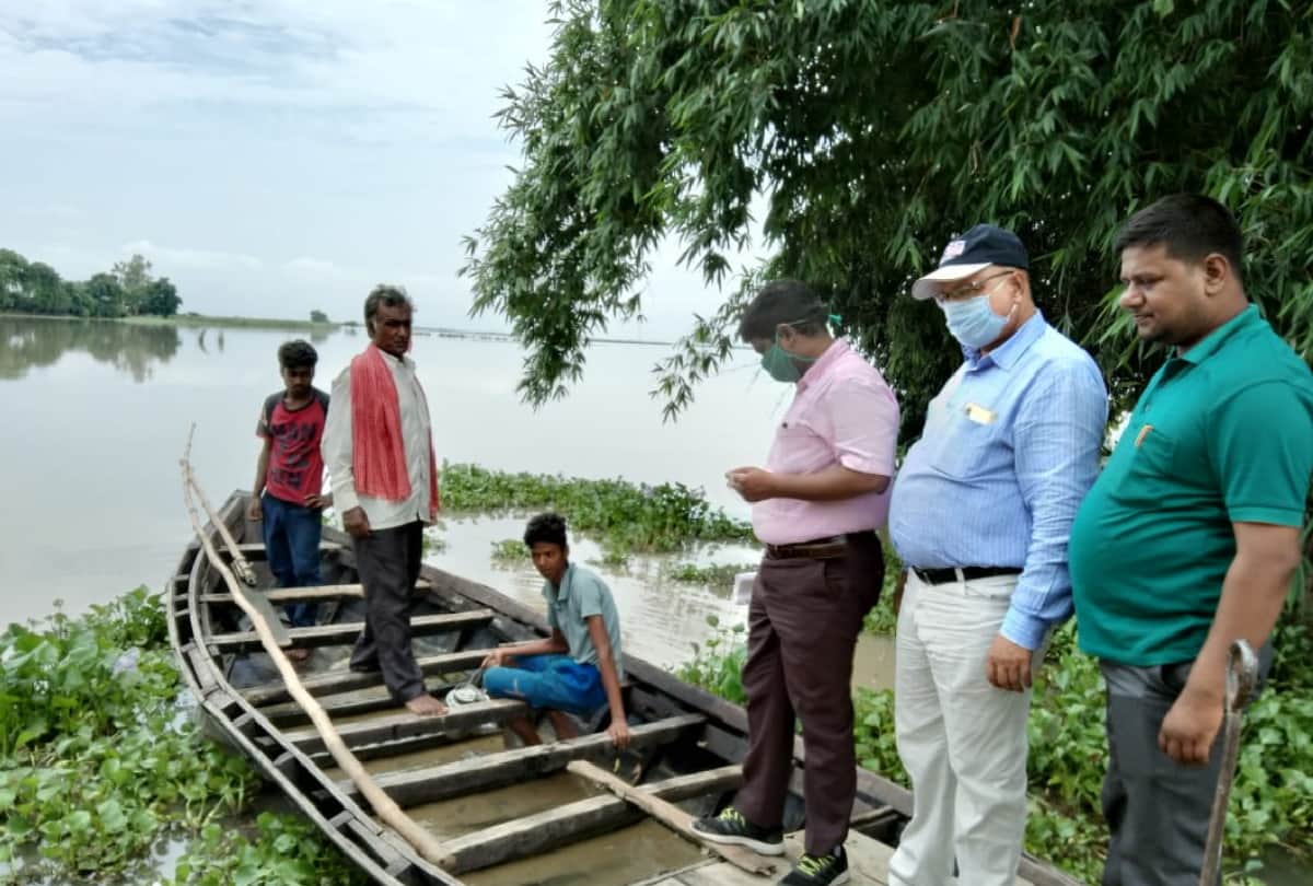 Gorakhpur flood news: rapti river, rohin and kuwano river across danger mark, Flood Water will enter villege