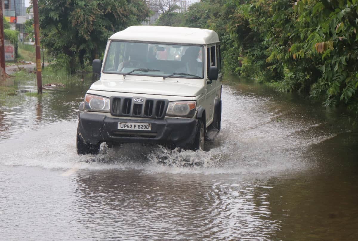 Gorakhpur weather update today flood like situation continues after heavy rain  in gorakhpur