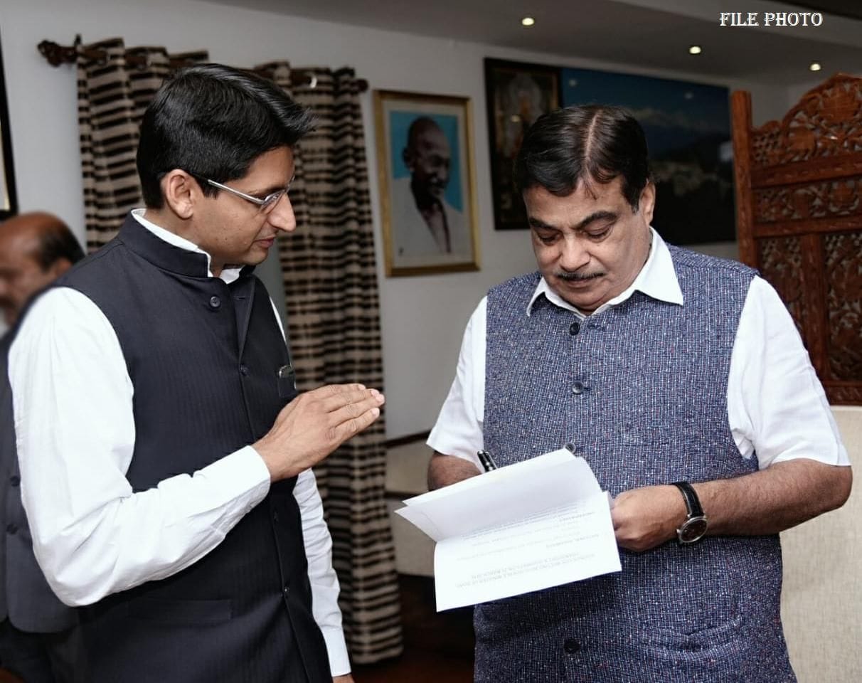 MP Deepender expressed happiness over the start of work on the projects approved by him