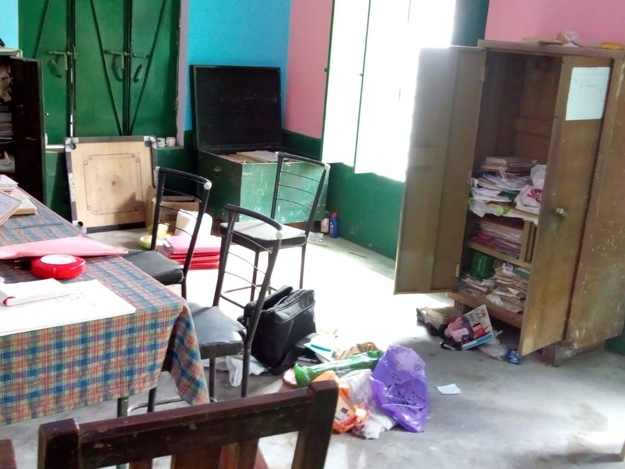 Thousands of items stolen from school by breaking locks