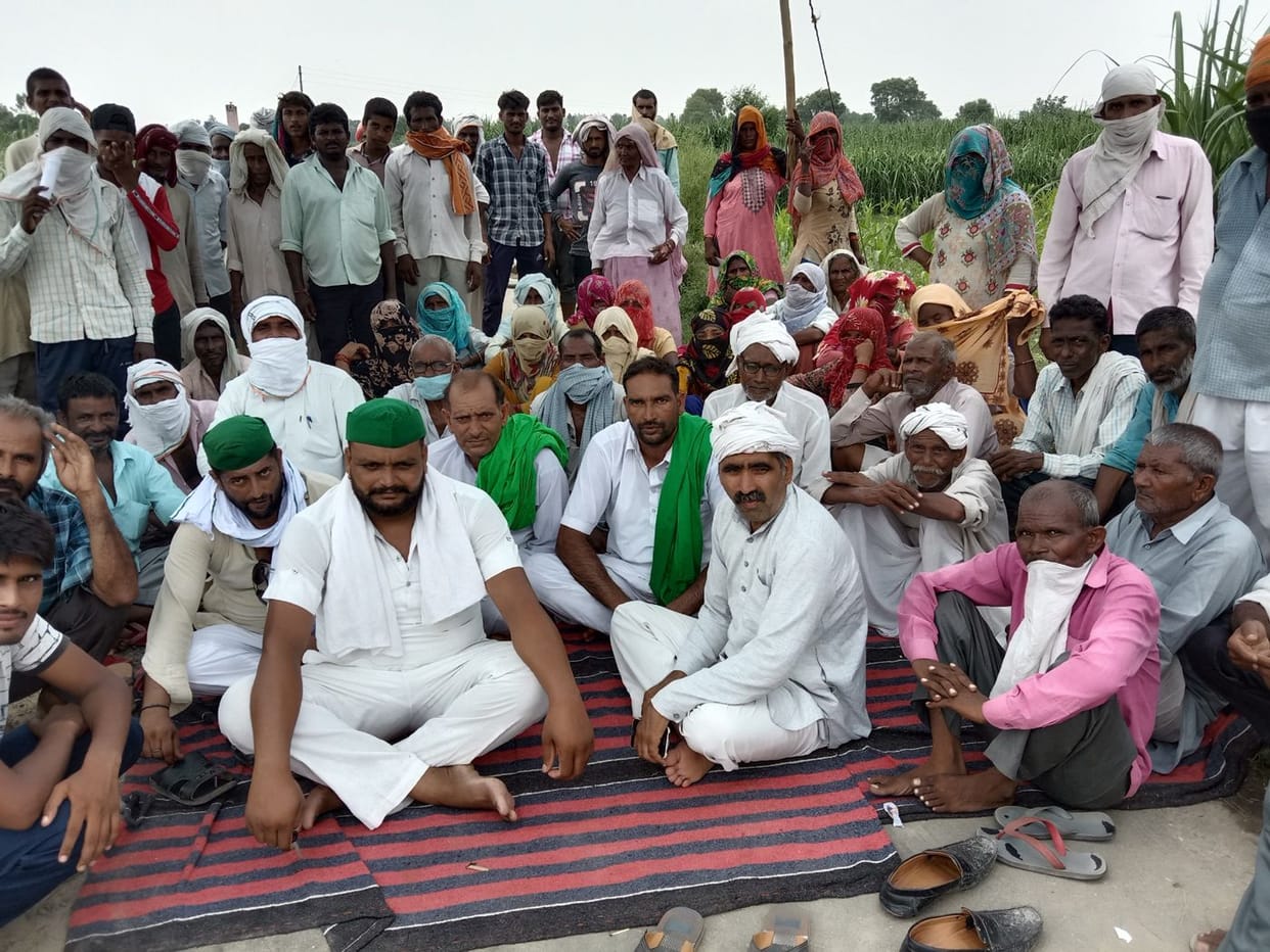 Farmers protesting against consolidation