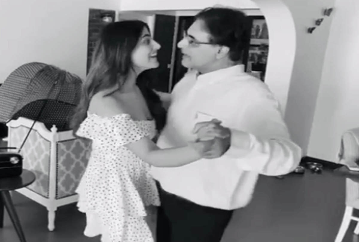 Kriti Sanon Sister Nupur Sanon Dance With Father Video Goes Viral