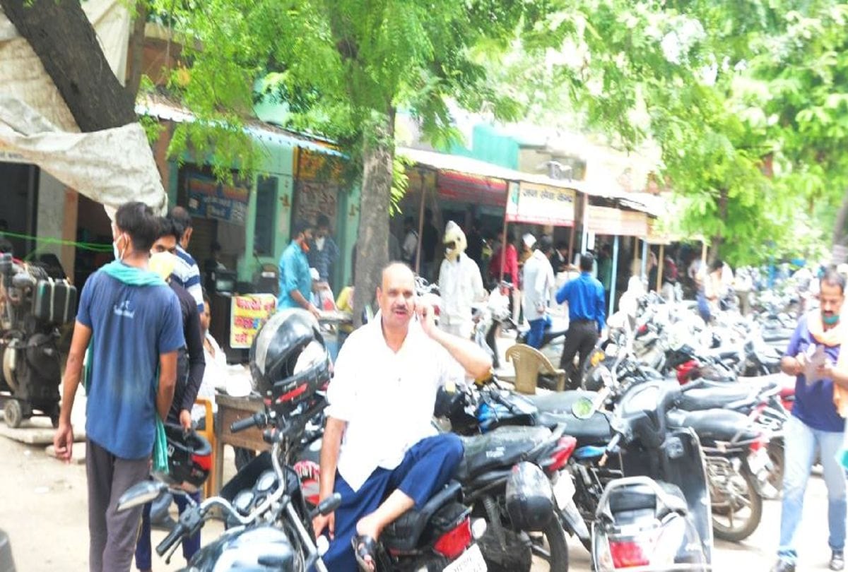 Corona Infection In India People Are Careless In Market