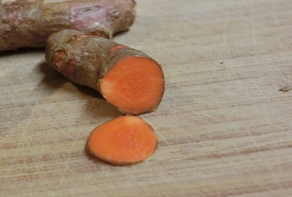 Turmeric with medicinal properties removes these defects of the body
