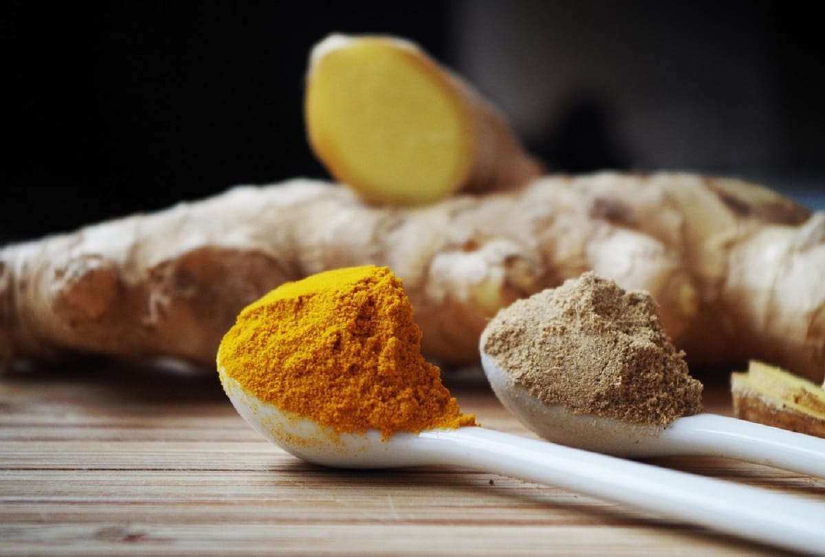 Immunity booster drink ginger garlic and turmeric tea benefits