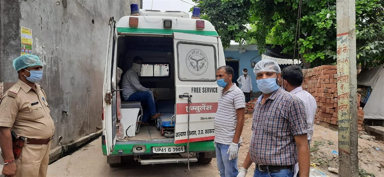 Hathras: After finding two Corona positive, there was a stir in Sahapau's village Rasgawan and Budhich