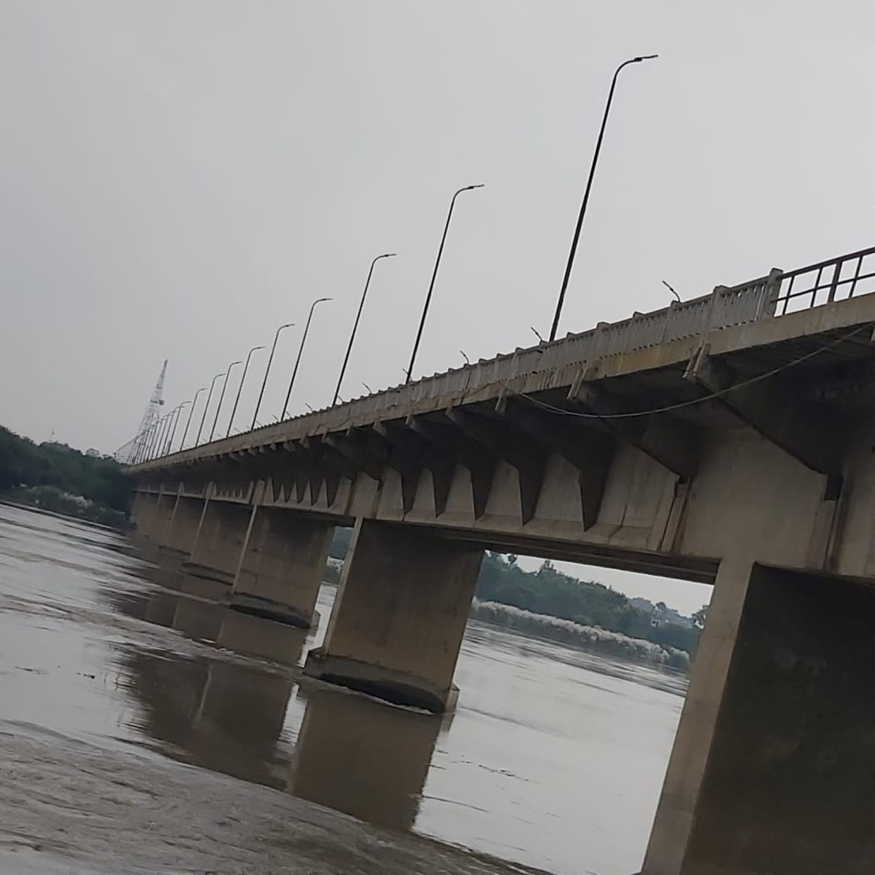 The residents of the Ghaghra river collided with the flying sleep