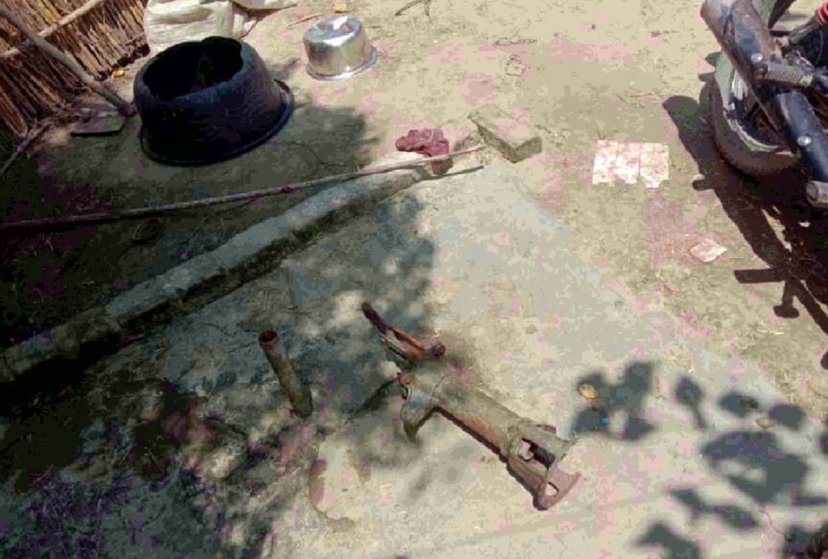 Villagers attack on police team for catching raw liquor four constables injured in pilibhit