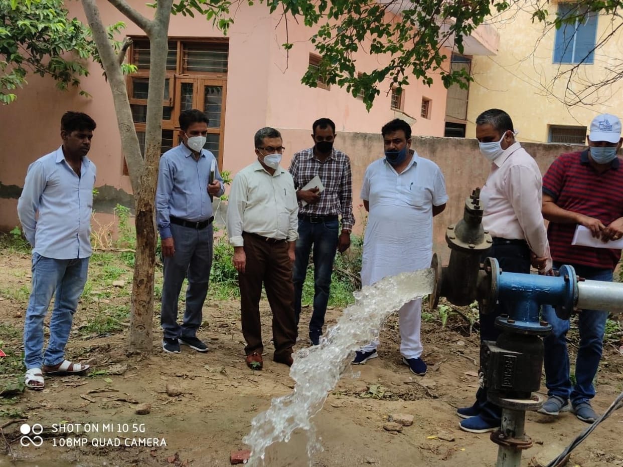 MLA examines tube quality of water, soil was coming