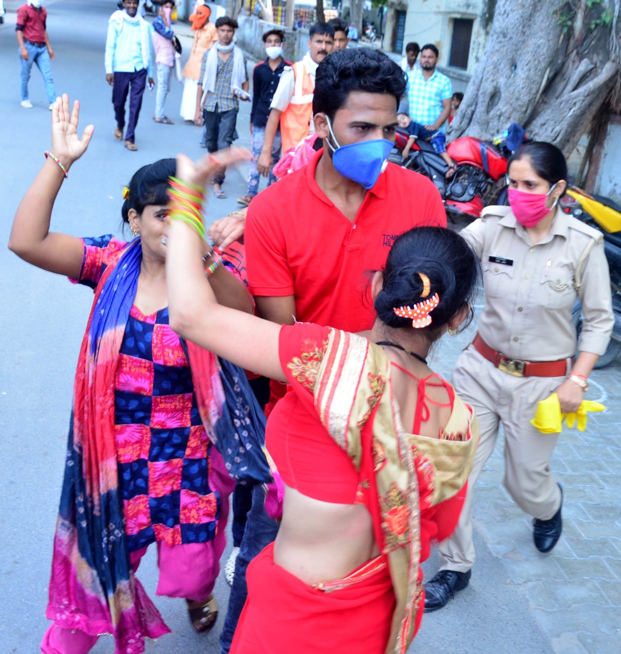 ligarh: fiercely assaulted aunt and niece at SSP office