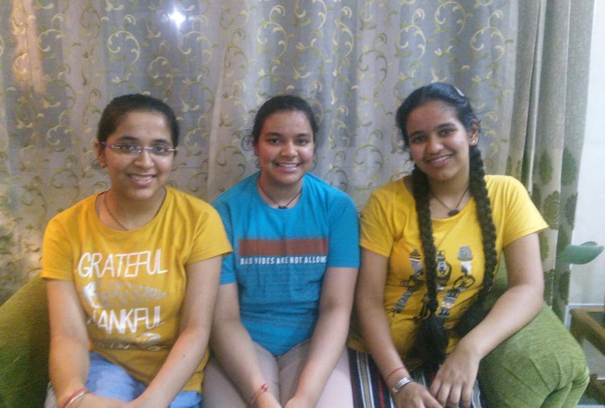 Himachal News : Three sisters toppers in dav palampur in cbse 10th result 2020