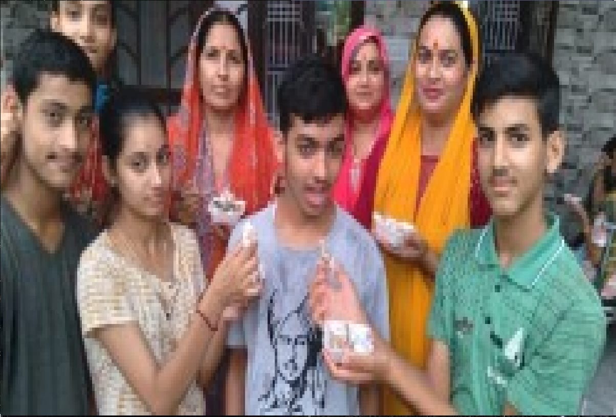 Cbse 12th class result, Students who got success in 12th were honored