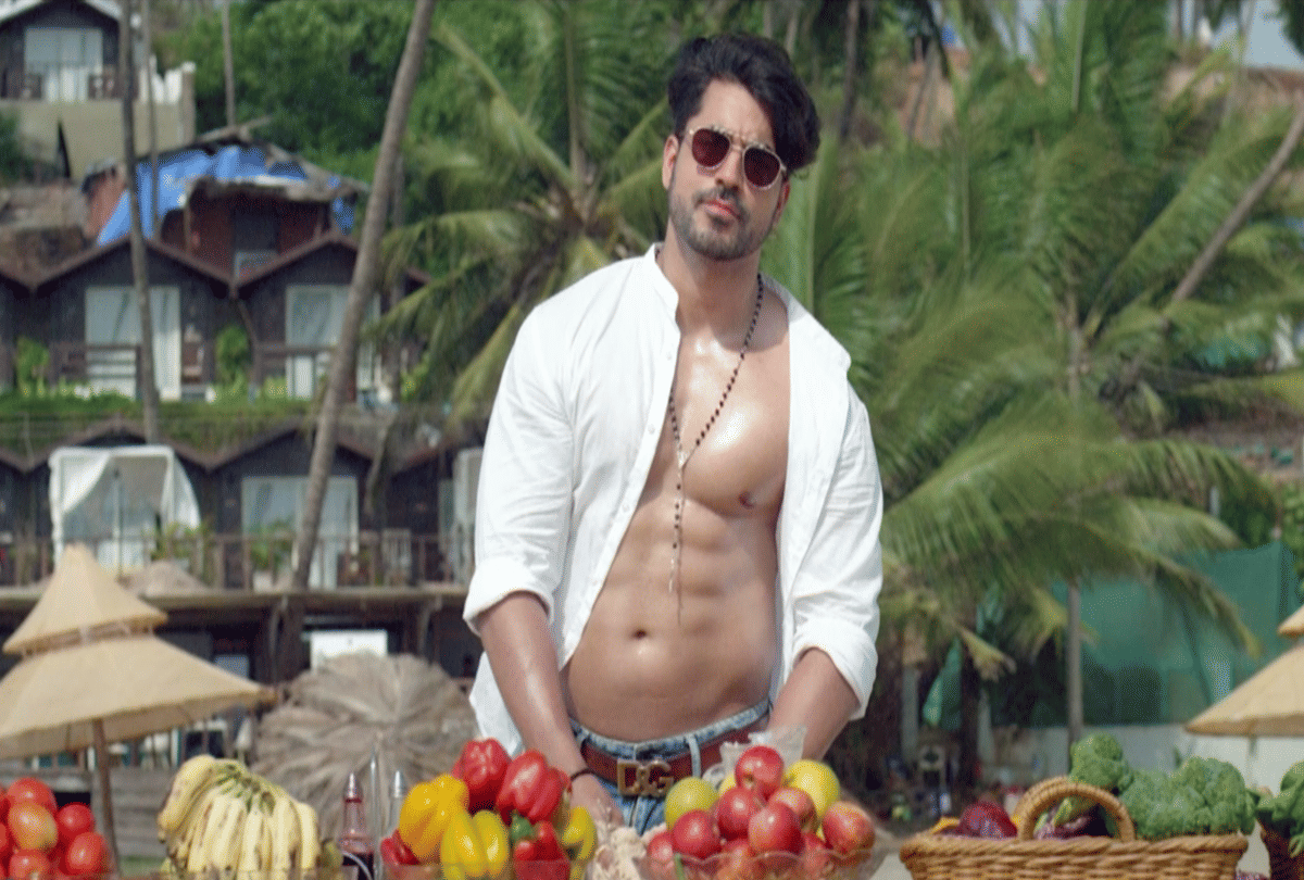 ZEE5 OTT Film Virgin Bhanupriya Review Urvashi rautela ajay loahan sumit Gulati rumana molla starrer