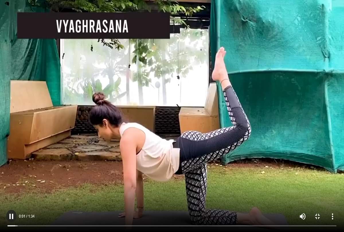 these yoga asanas can strengthen your back and waist muscles