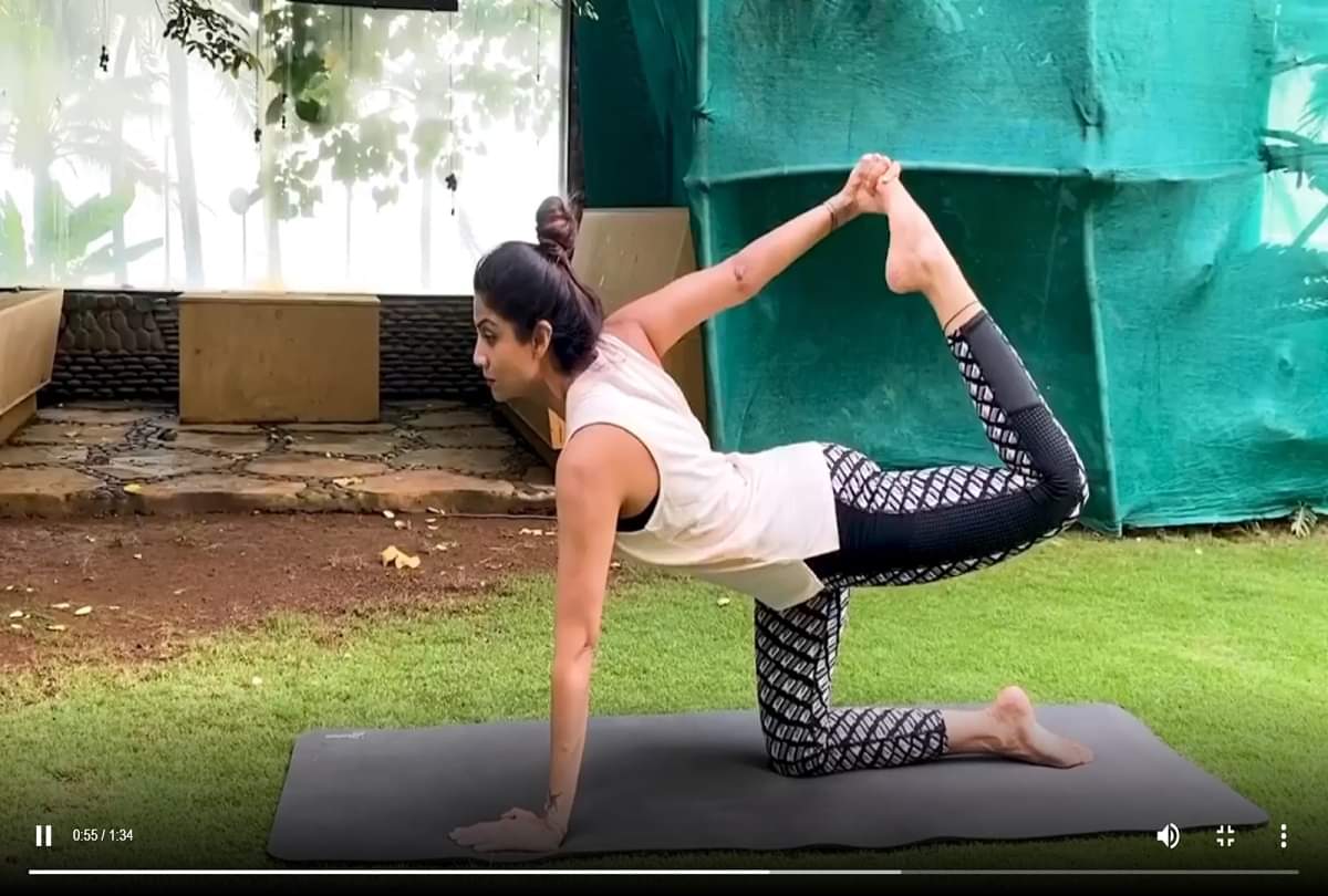 these yoga asanas can strengthen your back and waist muscles