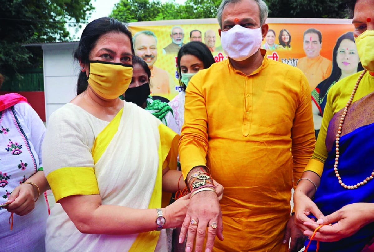 BJP MP Meenakshi Lekhi launched Swadeshi Rakhi