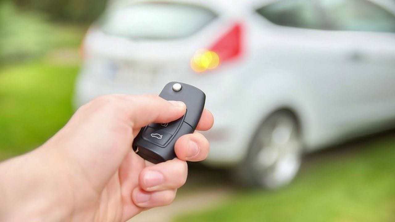 Car Tips in Hindi: how to protect your car tyres and alloy wheels from thieves when park outside