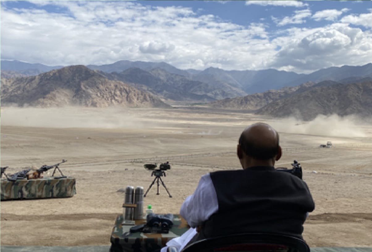 Rajnath Singh Ladakh News in Hindi: Rajnath Singh Bipin Rawat and MM Naravane in Leh, Defence Minister on two day visit to Ladakh and Jammu Kashmir