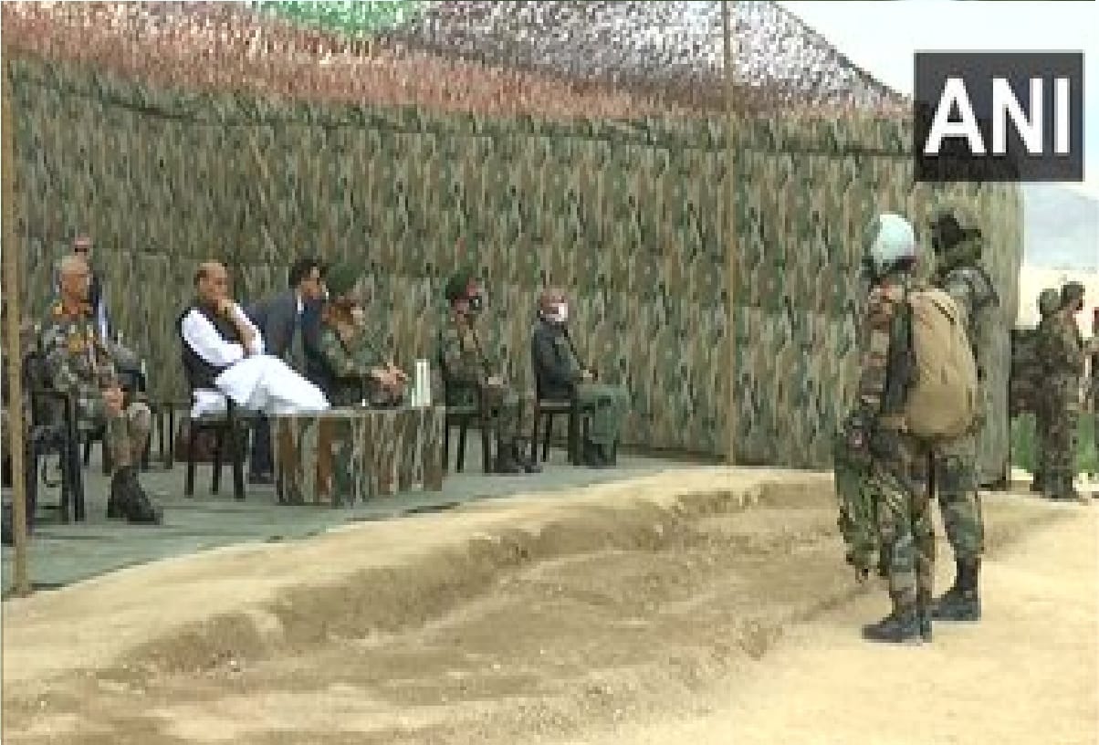 Rajnath Singh Ladakh News in Hindi: Rajnath Singh Bipin Rawat and MM Naravane in Leh, Defence Minister on two day visit to Ladakh and Jammu Kashmir