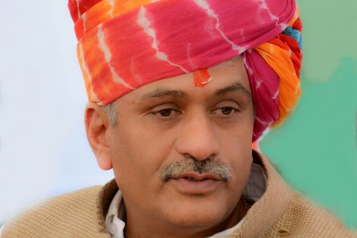Rajasthan political crisis jaipur police sog registered case against shekhawat bhawar lal sanjay jain