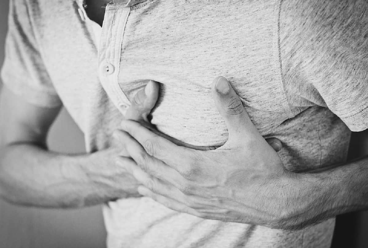 what causes chest pain How do I know if my chest pain is serious