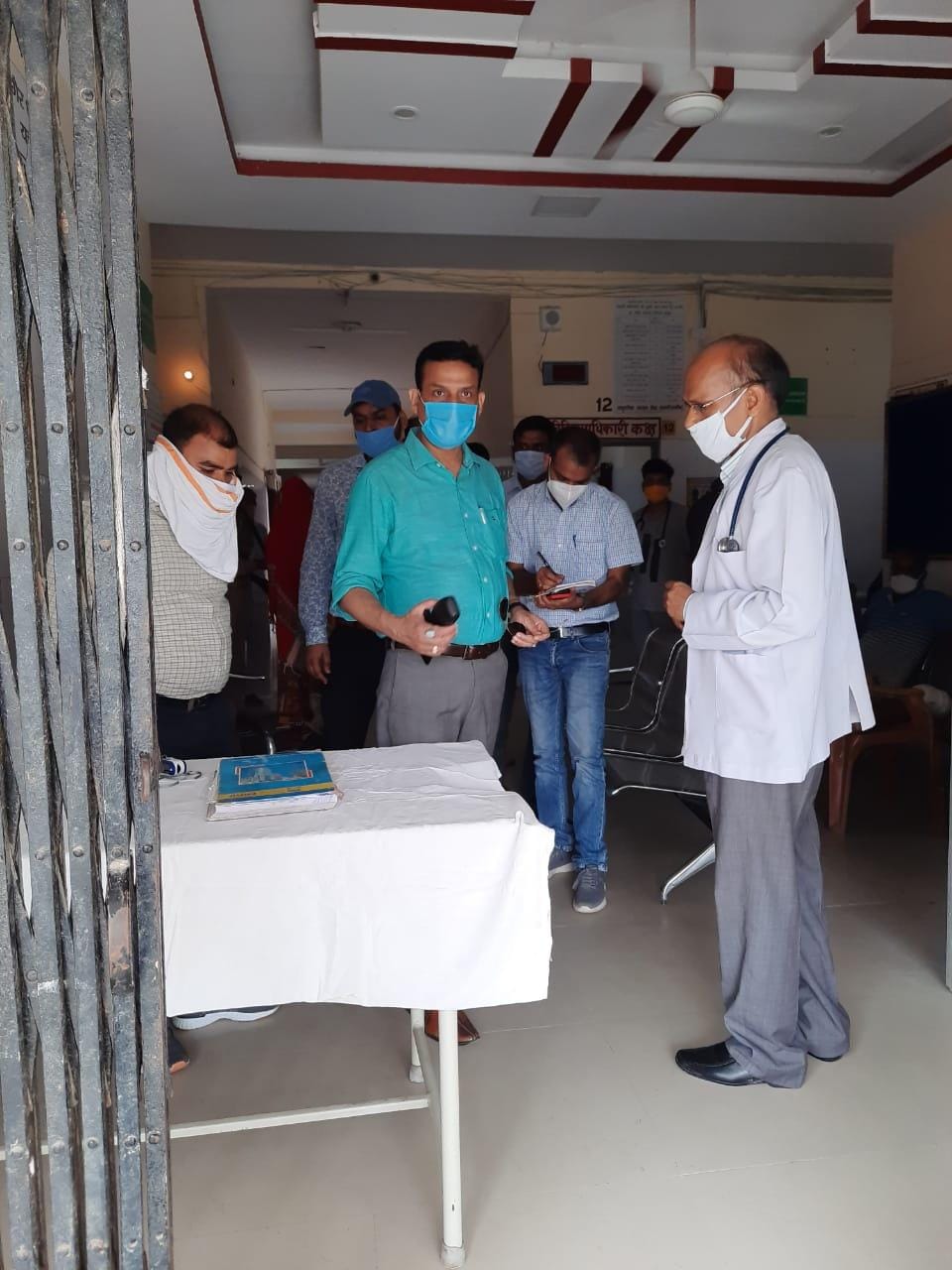 Nodal officers angry at non-observance of social distance in CHC