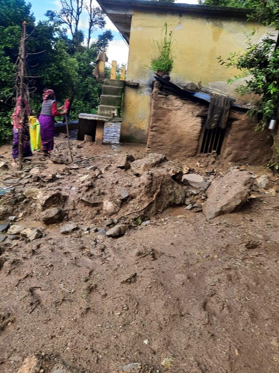 Heavy rains created havoc, debris entered houses, people fleeing