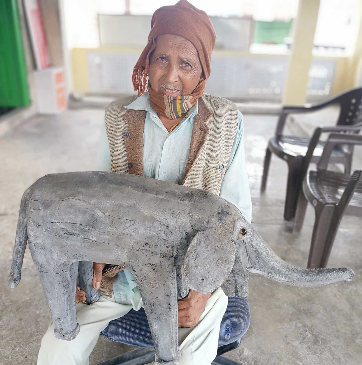 Sartaj of skill, gajraj made from wood