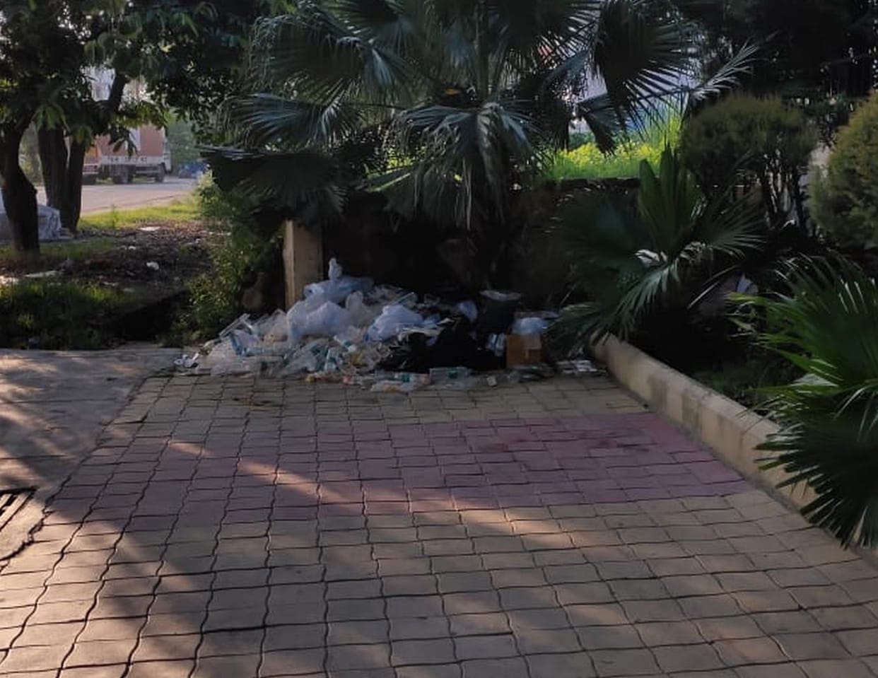 Garbaze left outside Hotel