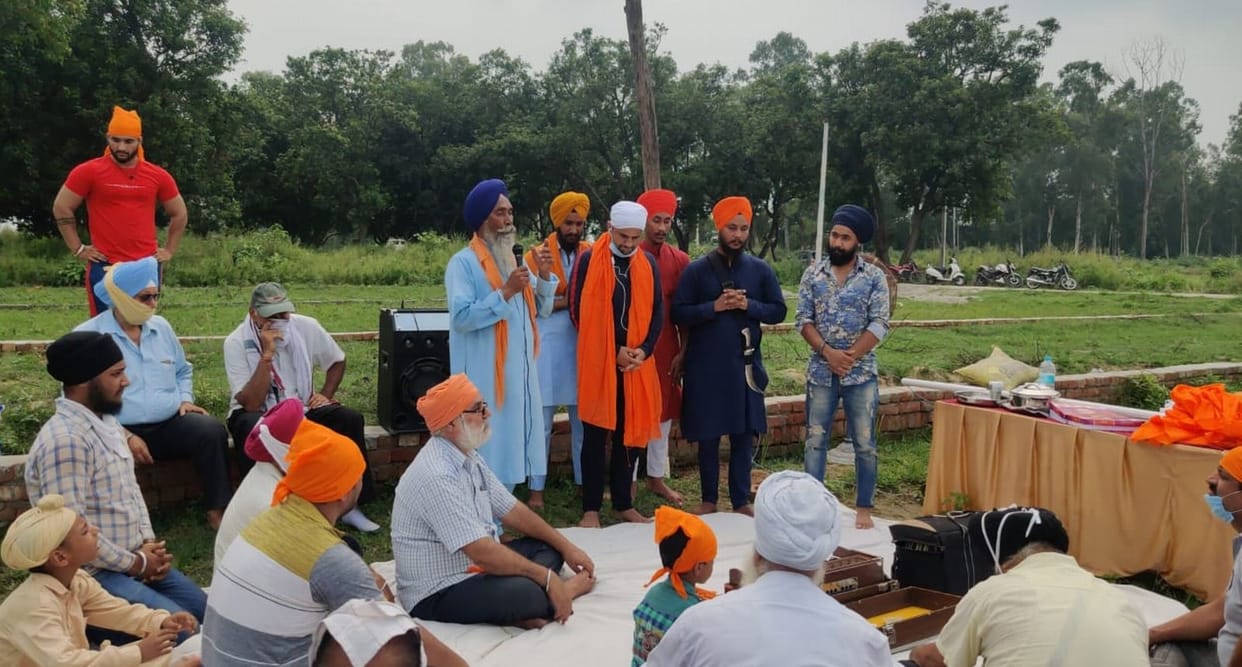 Abhinav instills communal harmony by giving land to gurudwara