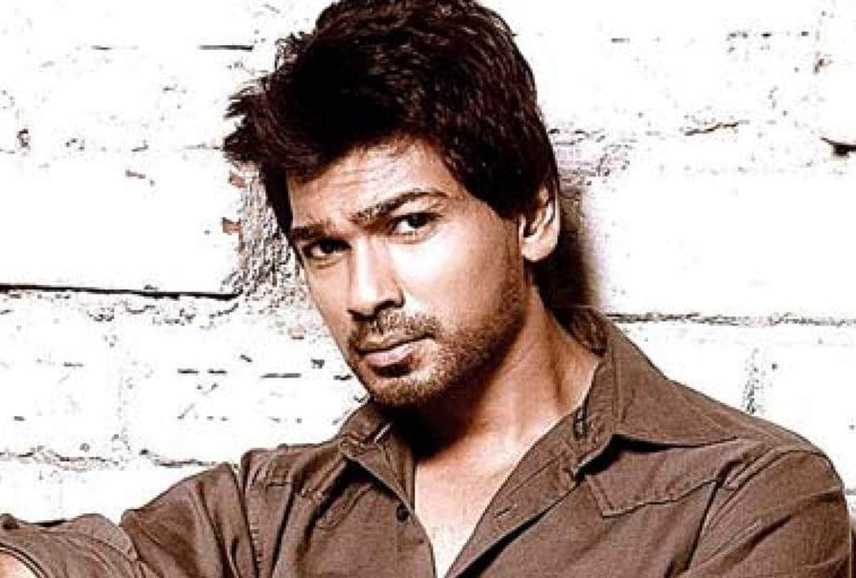 Vivek Agnihotri tweeted about how Bollywood has destroyed Indian culture actor Nikhil Dwivedi replied
