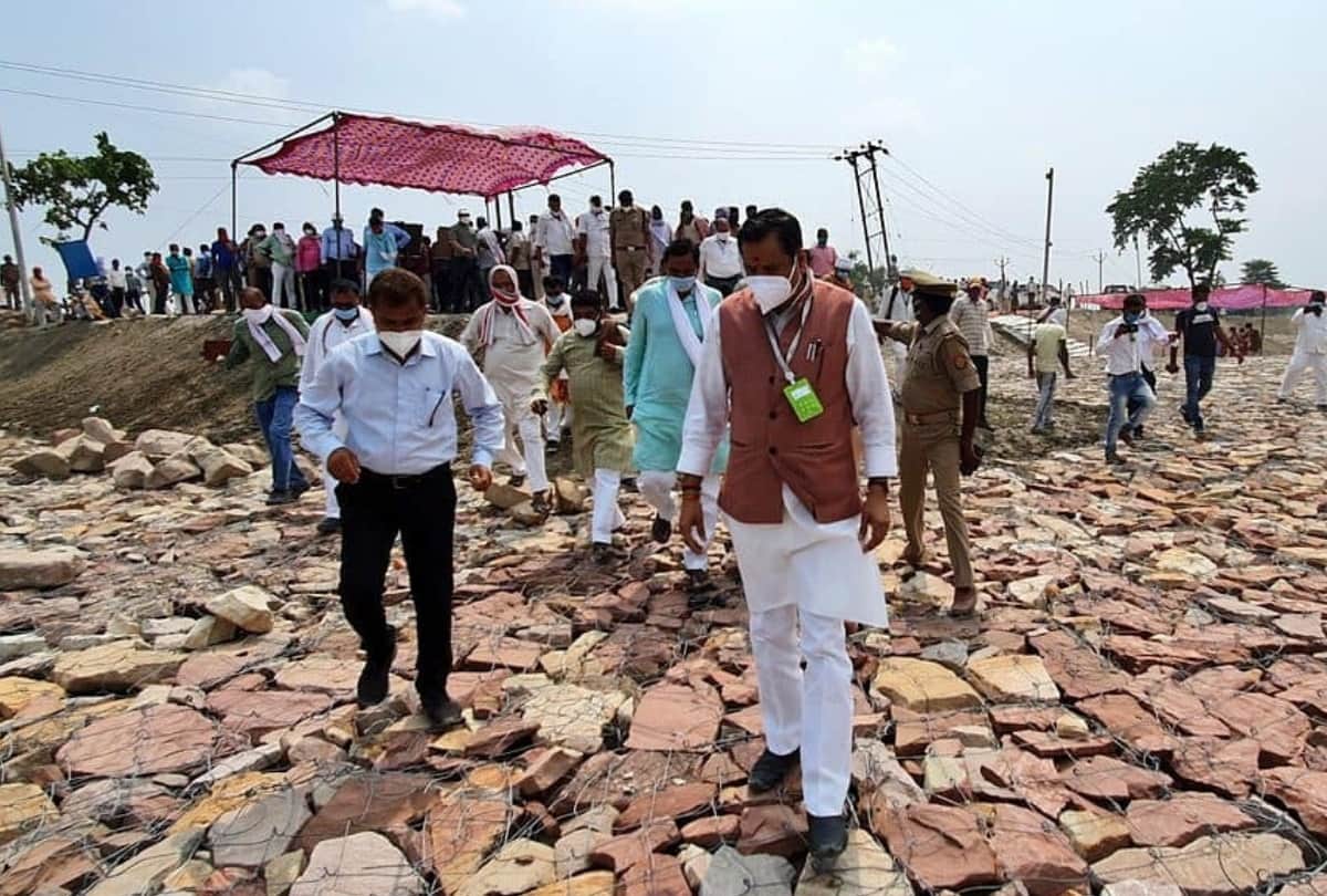 UP Minister of Water Power Dr Mahendra Singh visit Gorakhpur