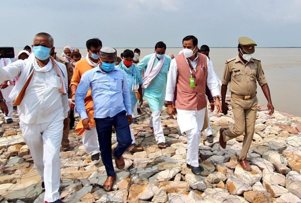 There is no flood like situation in Gorakhpur said Dr. Mahendra Singh