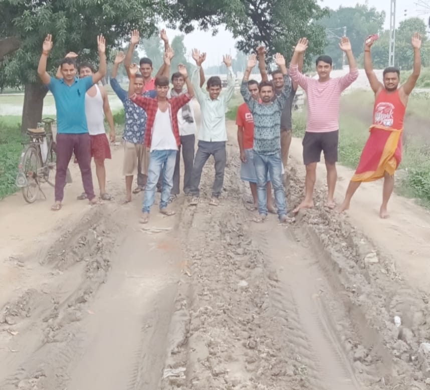 Villagers demonstrated for road construction