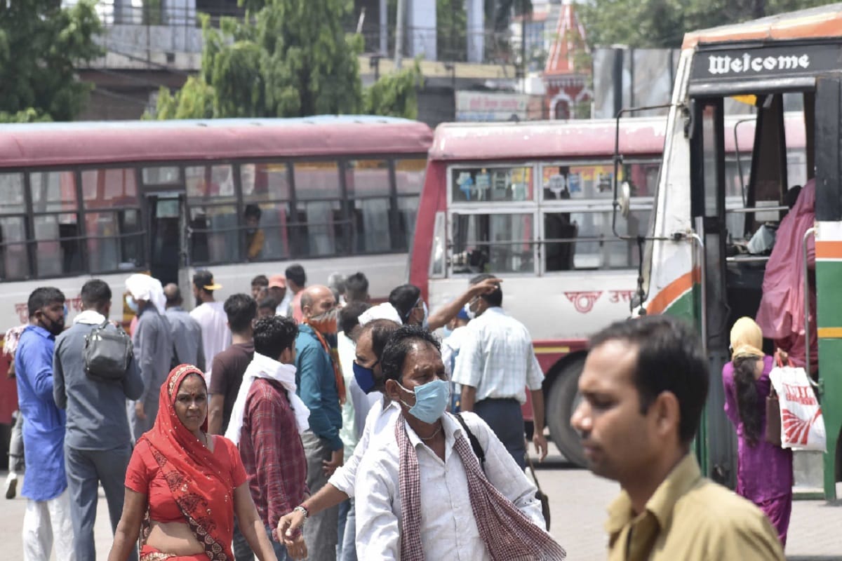 Amar Ujala Live Report: SOP have being violated at Bhesali bus stand in Meerut