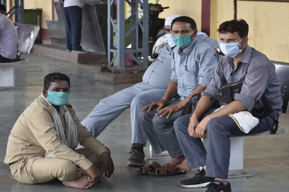 Amar Ujala Live Report: SOP have being violated at Bhesali bus stand in Meerut