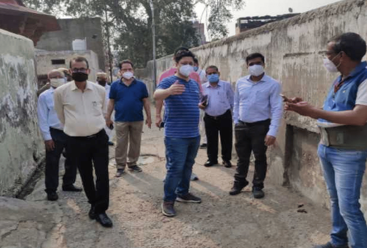 Municipal Commissioner inspected the sanitation system in agra
