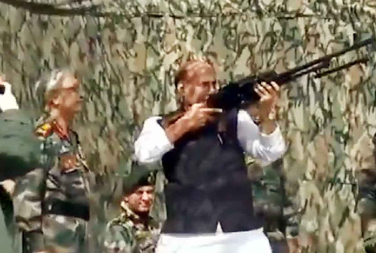 Pika machine gun features, Defence Minister Rajnath Singh inspects Pika machine gun