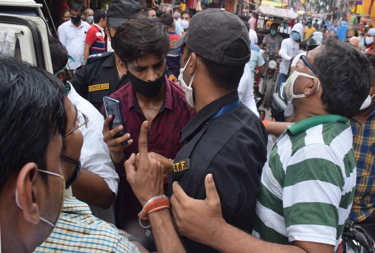 Uproar by traders on illegal collection, four cases including councilor