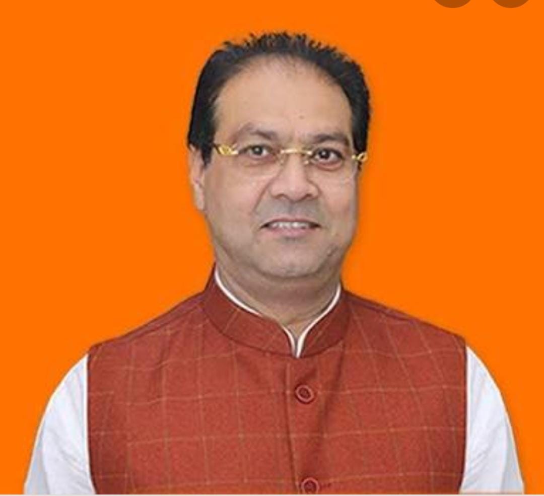 'Those who give opinions in the case of AMU go to Pakistan'