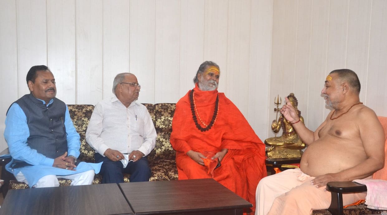 Mahakumbh will be done on time, government should prepare fast: Shrimant Narendra Giri