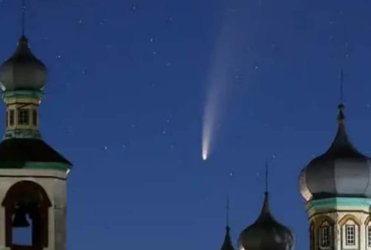 special Astronomical event story update fireworks will in sky after Comet moving towards Sun   image