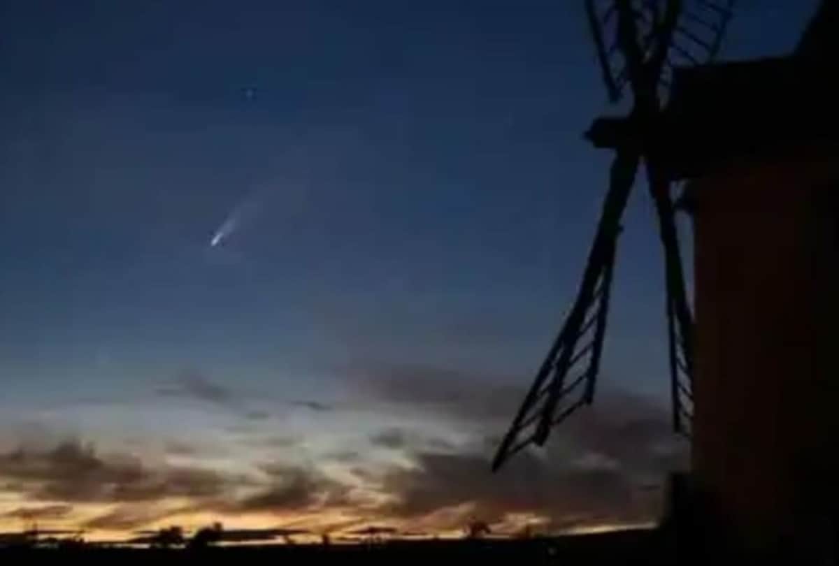 special Astronomical event story update fireworks will in sky after Comet moving towards Sun   image